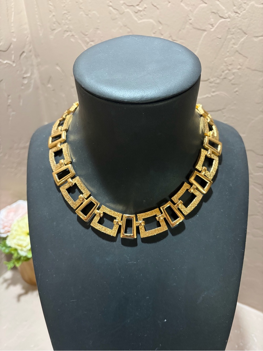 Gold Tone Geometric Link Choker Necklace Adjustable Lobster Clasp
